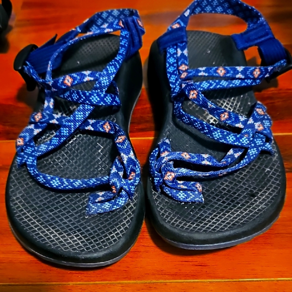 Chacos Size 8, Good Condition Flower Design
